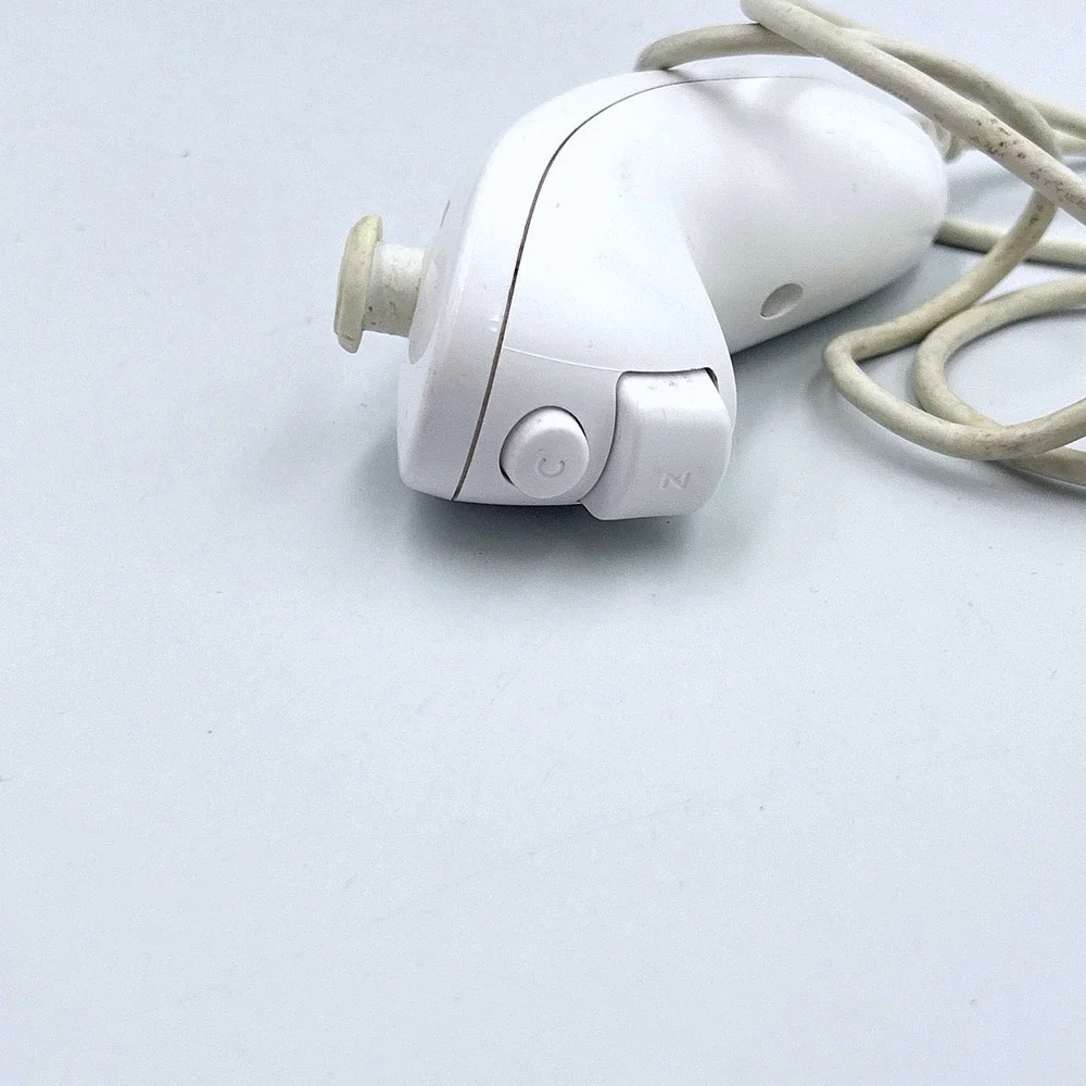 Nintendo wii nunchuk